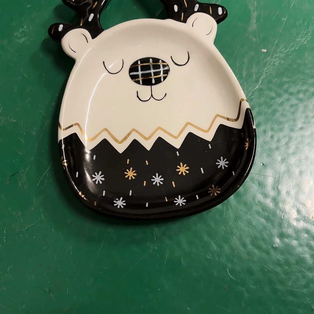 皮***白陶瓷艺术设计中心