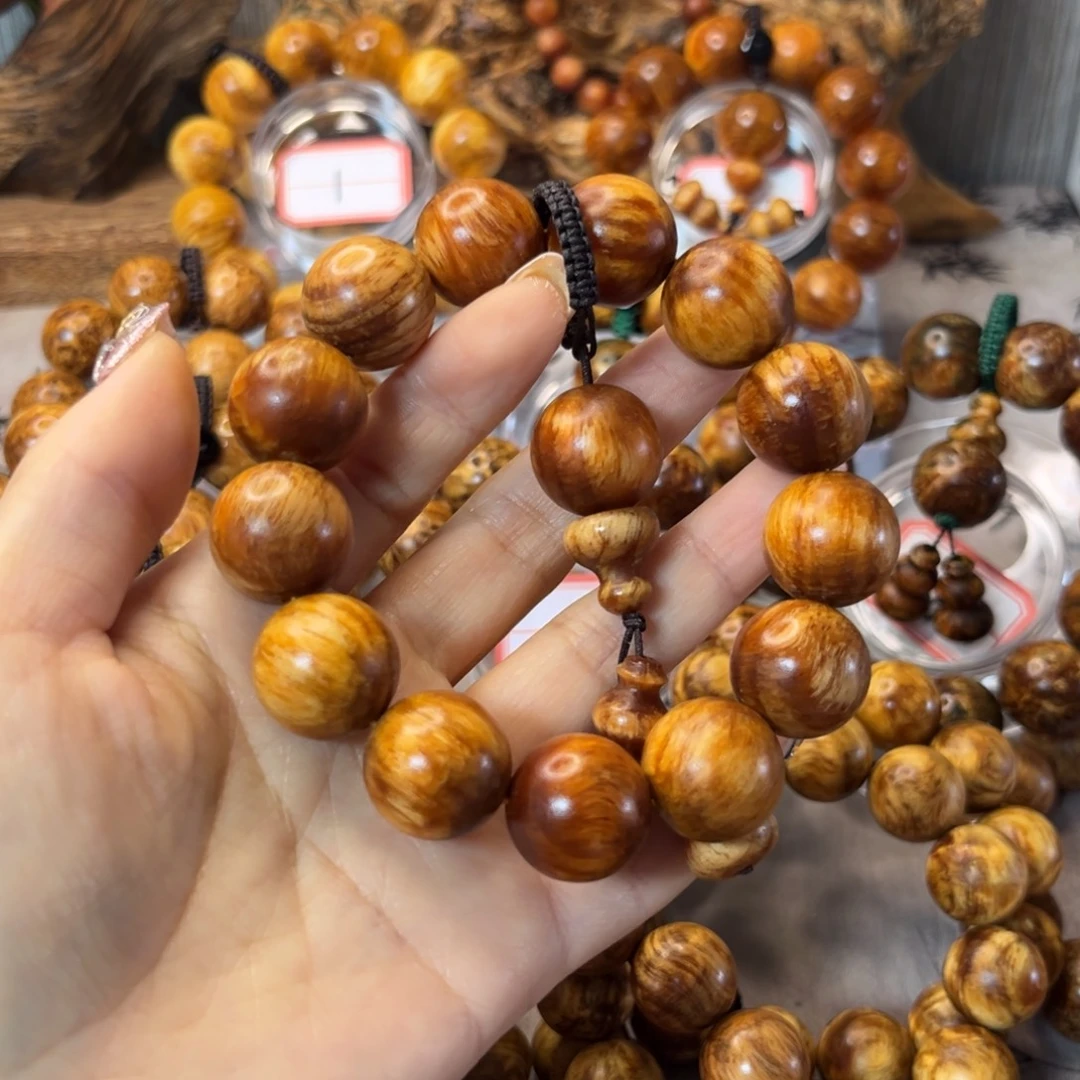 感***恩松木木雕款1.88手串