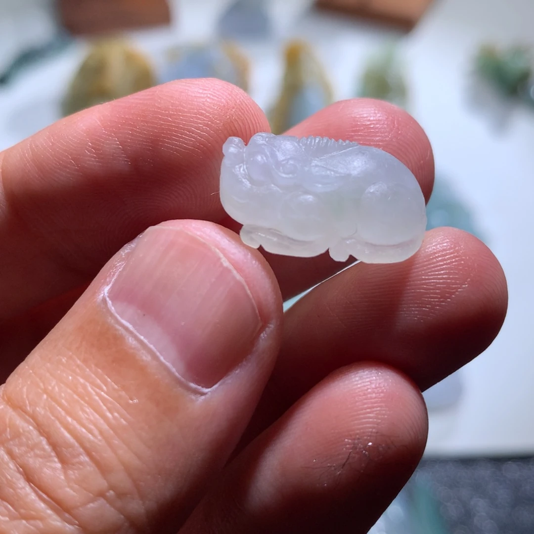 定制翡翠未镶嵌挂件