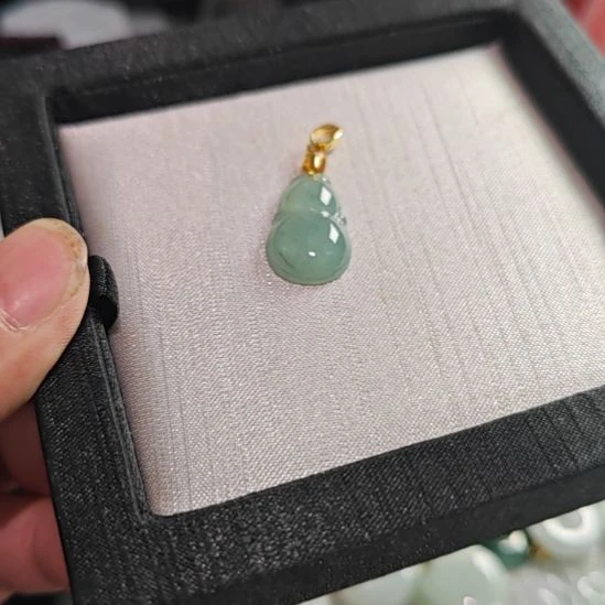 翡翠未镶嵌颈饰天然翡翠吊坠