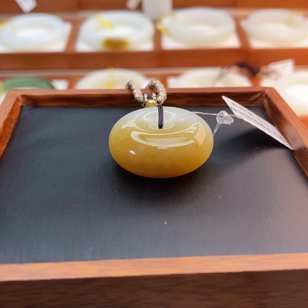 ✎****颈饰未镶嵌和田玉（糖玉）