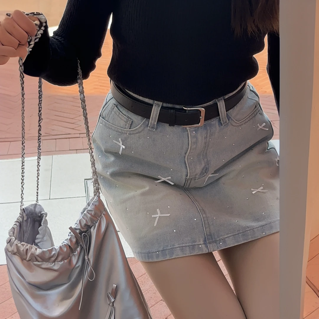 20205年春季烫钻蝴蝶结牛仔裙女夏款高腰显瘦a字半身裙浅蓝色短裙