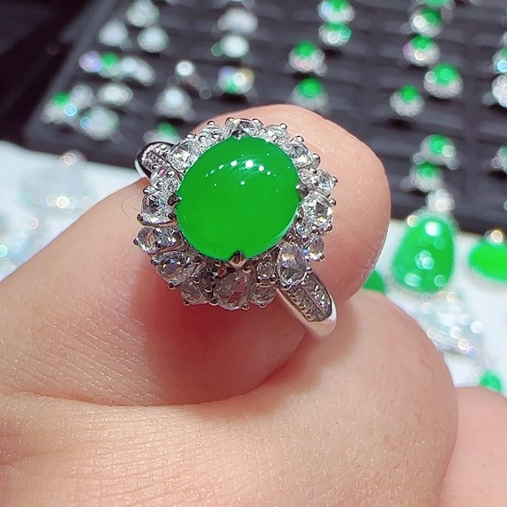 翡翠戒指18K金镶嵌戒指