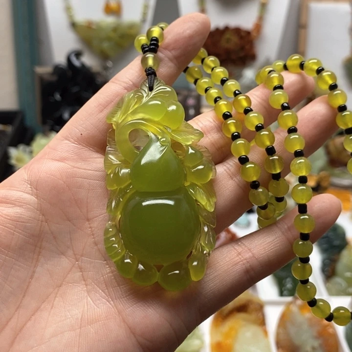 未镶嵌蛇纹石玉颈饰