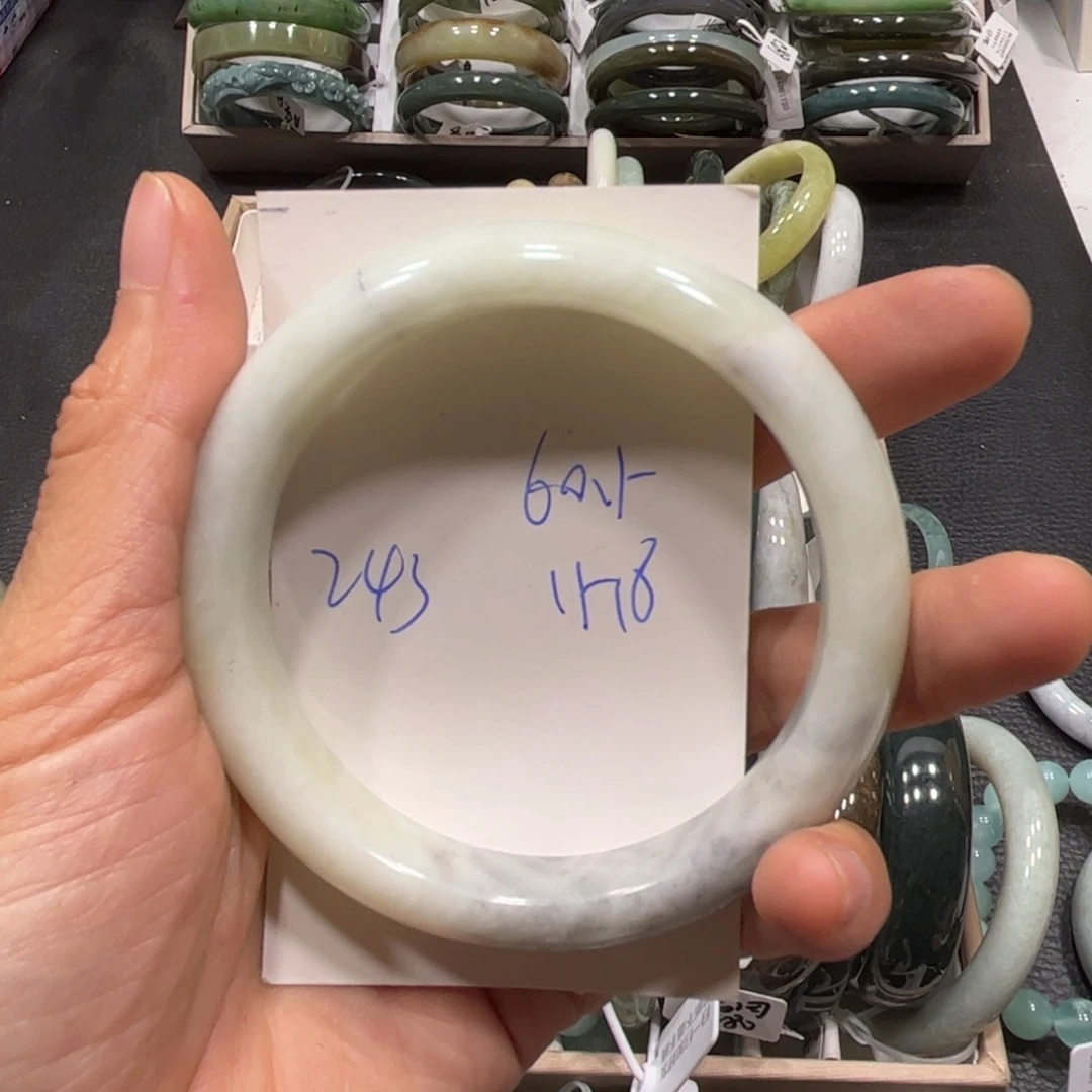 未镶嵌蛇纹石玉手镯