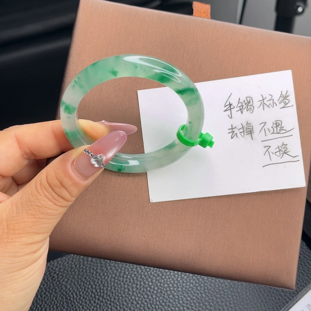 石英质玉未镶嵌手镯非洲翠