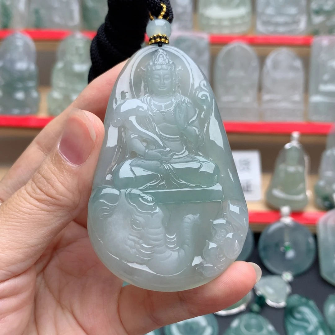 翡翠未镶嵌颈饰李普贤