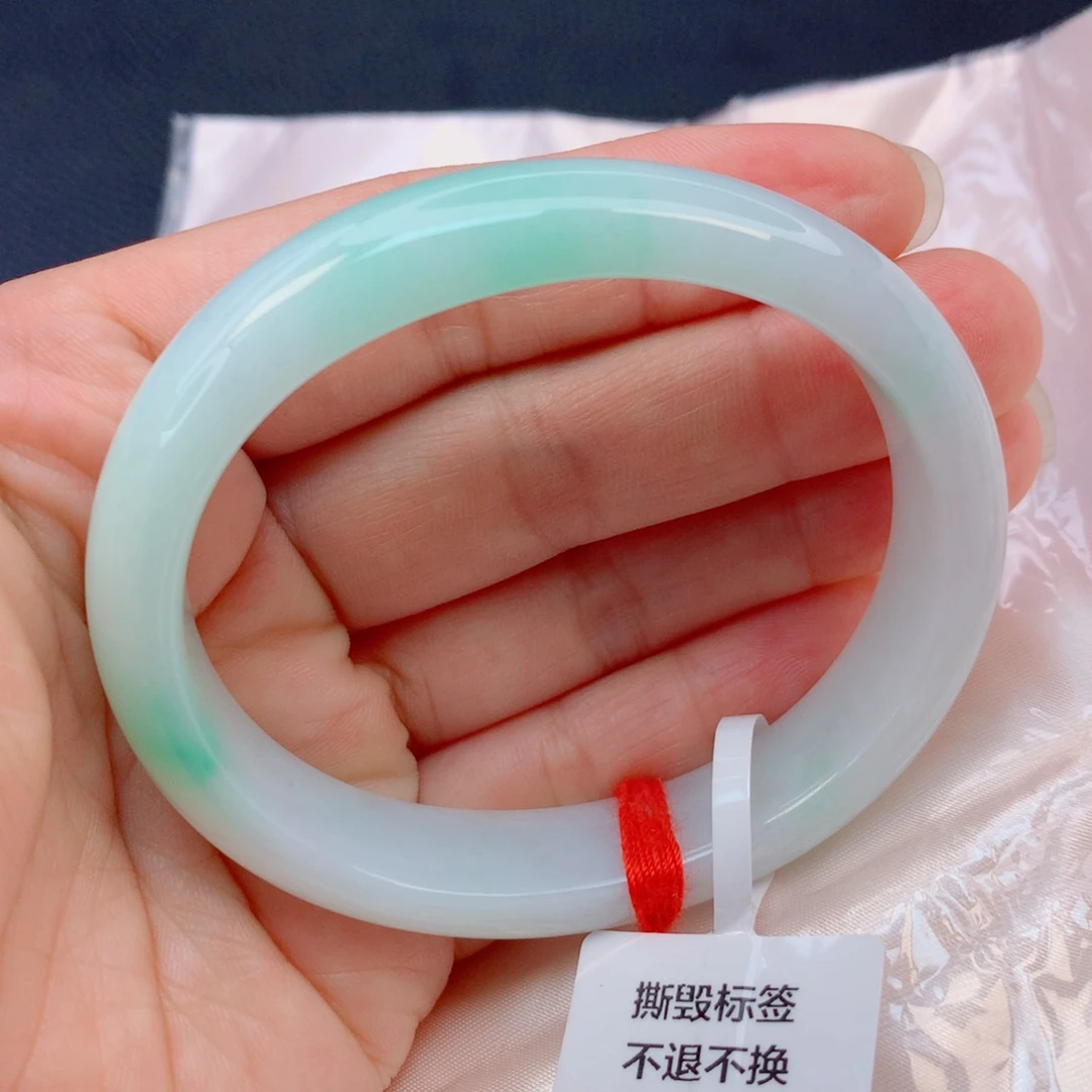翡翠未镶嵌手镯56圈贵妃