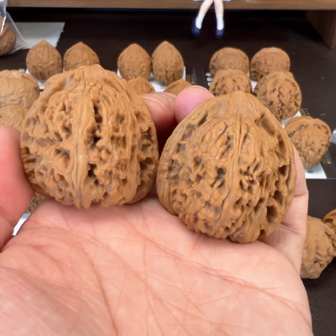 文玩核桃把件珊****鼠南疆石40