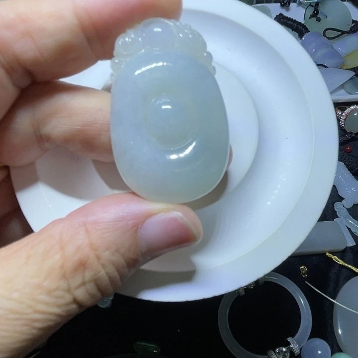 翡翠未镶嵌颈饰福贝吊坠