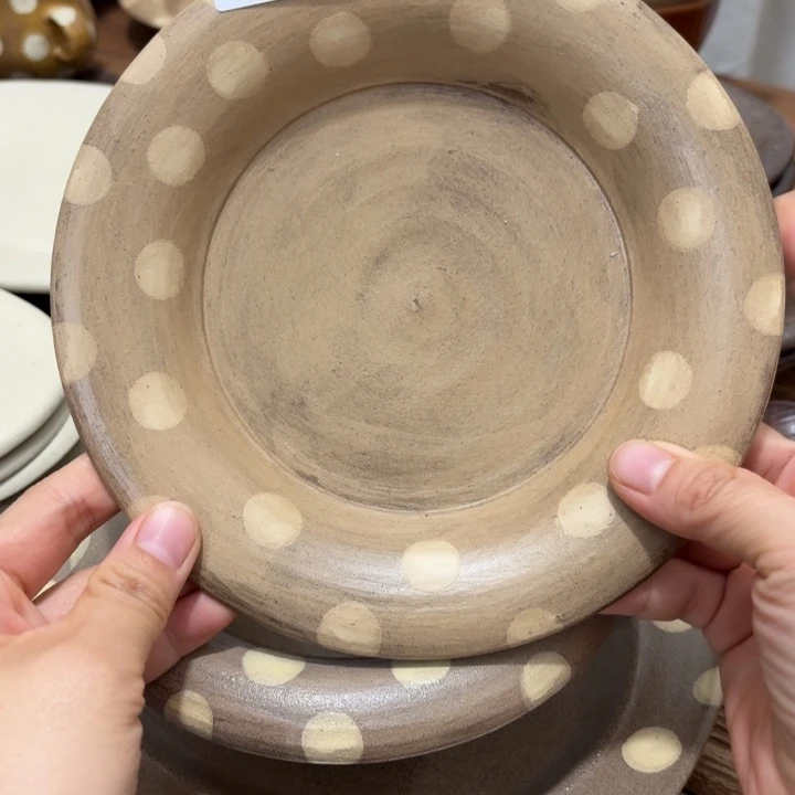 陶142奶咖色波点蘑菇盘