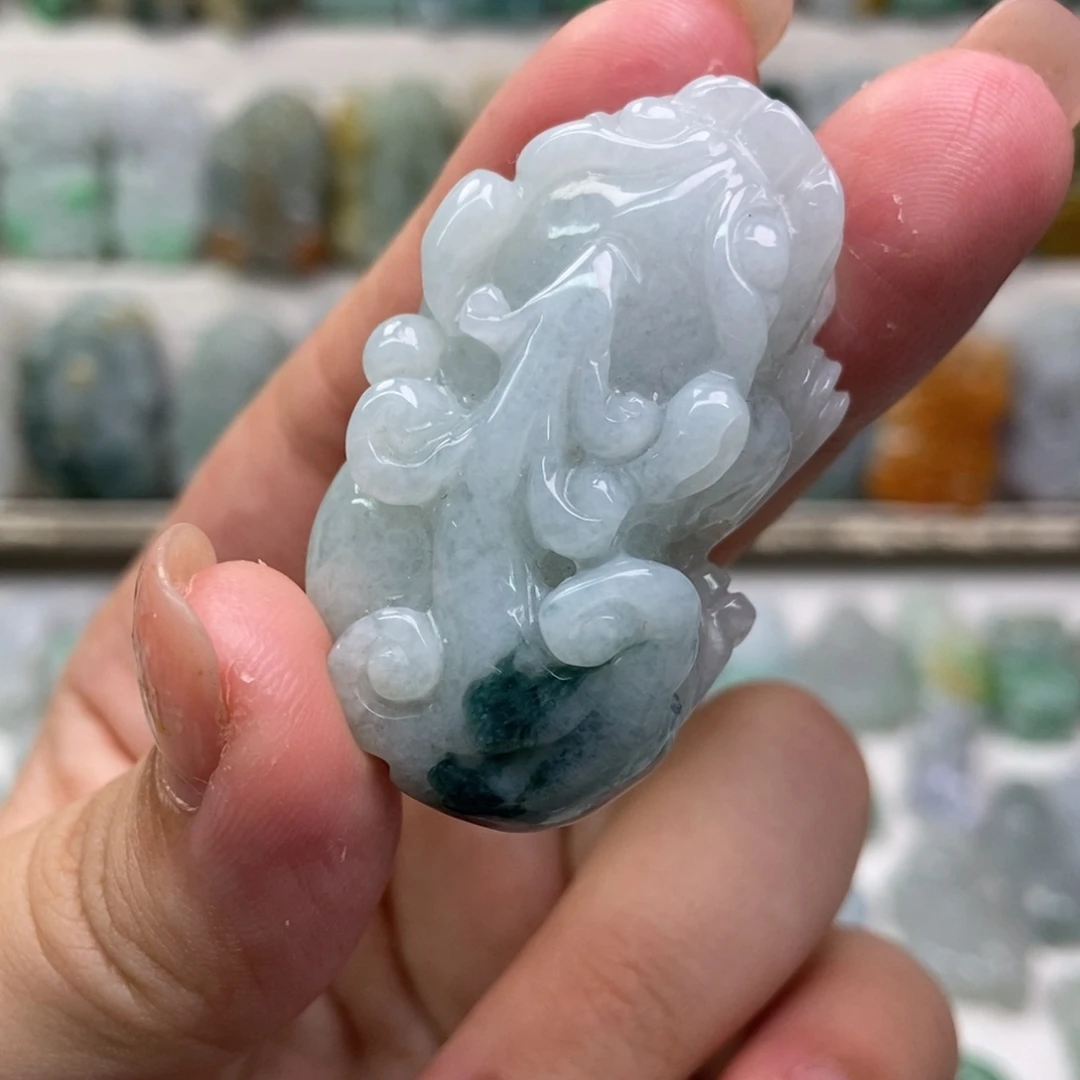 翡翠未镶嵌吊坠(赠链)