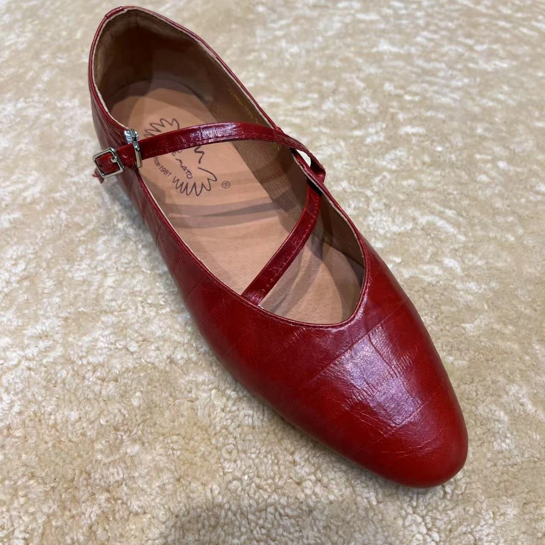 【小黑家】高端头层牛三纹鱼质感交叉带减龄尖头玛丽珍单鞋0239-109