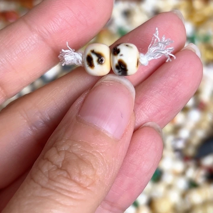 未镶嵌蜜蜡裸石8mm一对