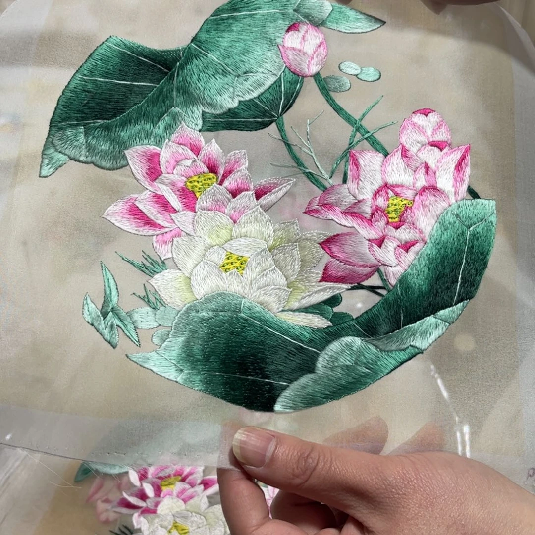 刺绣纯手工制作的一款