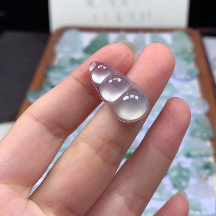 颈饰未镶嵌翡翠高冰福豆