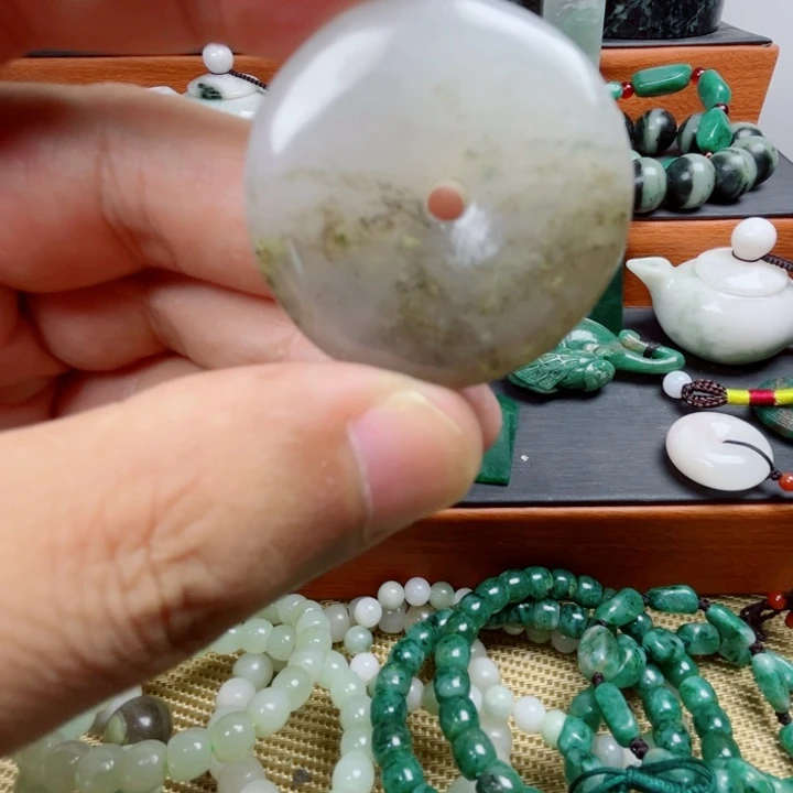 独山玉未镶嵌珠宝半成品