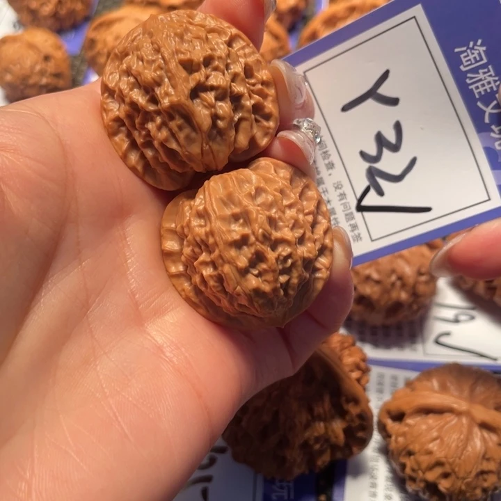 文玩核桃把件32号3.5➕野生花莲手捻