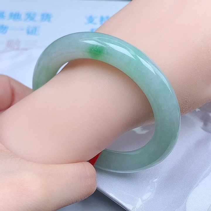 翡翠手镯（圆镯）未镶嵌天然