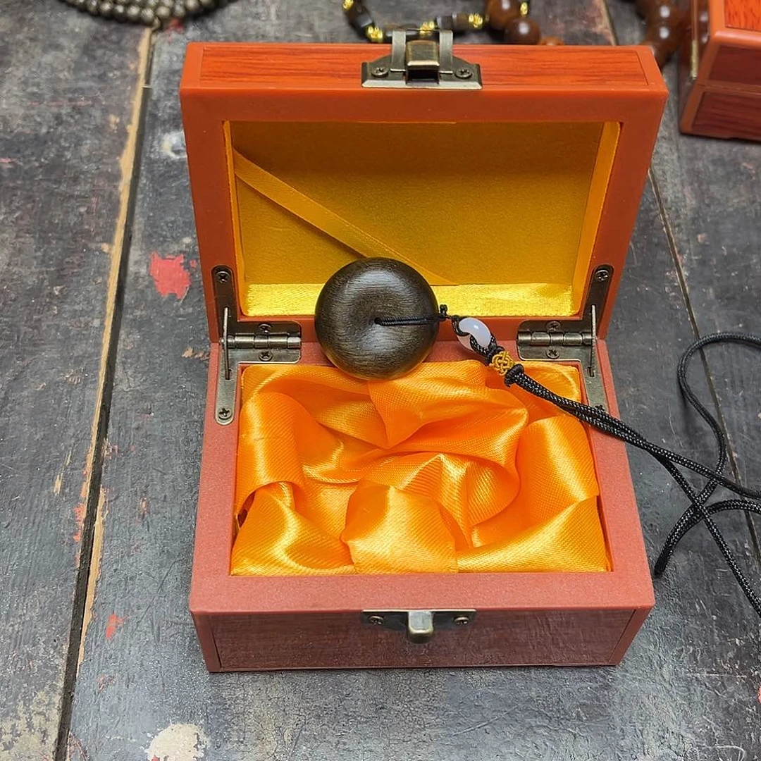 大叶紫檀（黑酸枝木类）