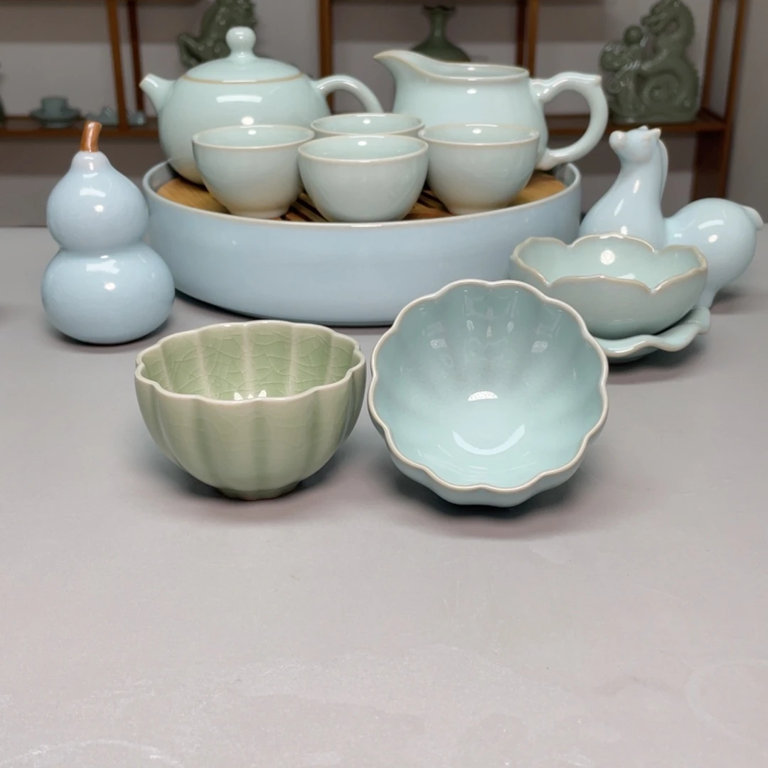 瓷豆绿加天青花瓣杯带礼盒