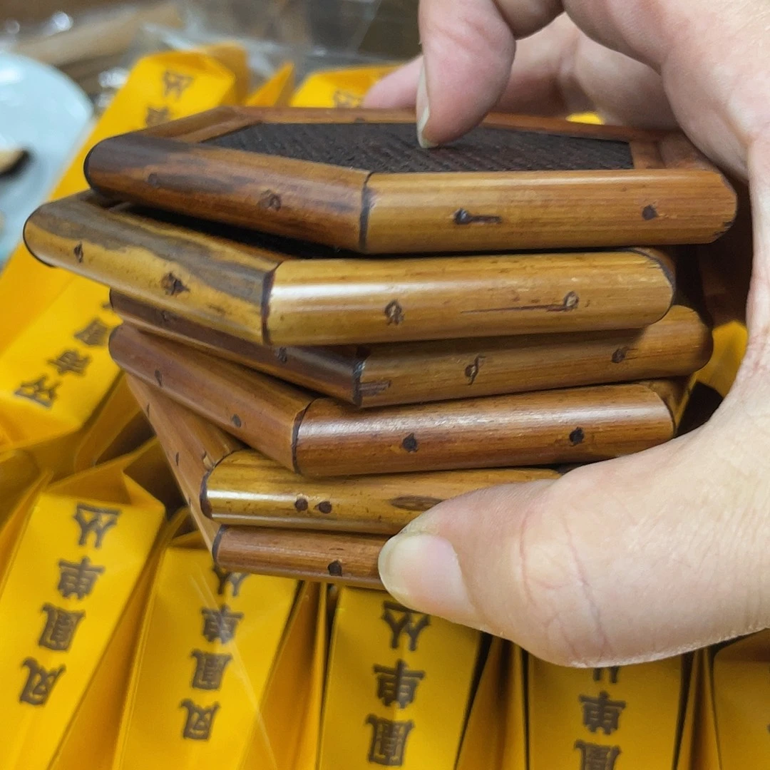 杯子里还有很多东西