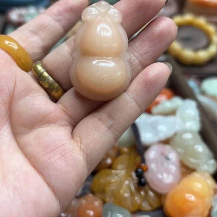 石英岩玉合金颈饰