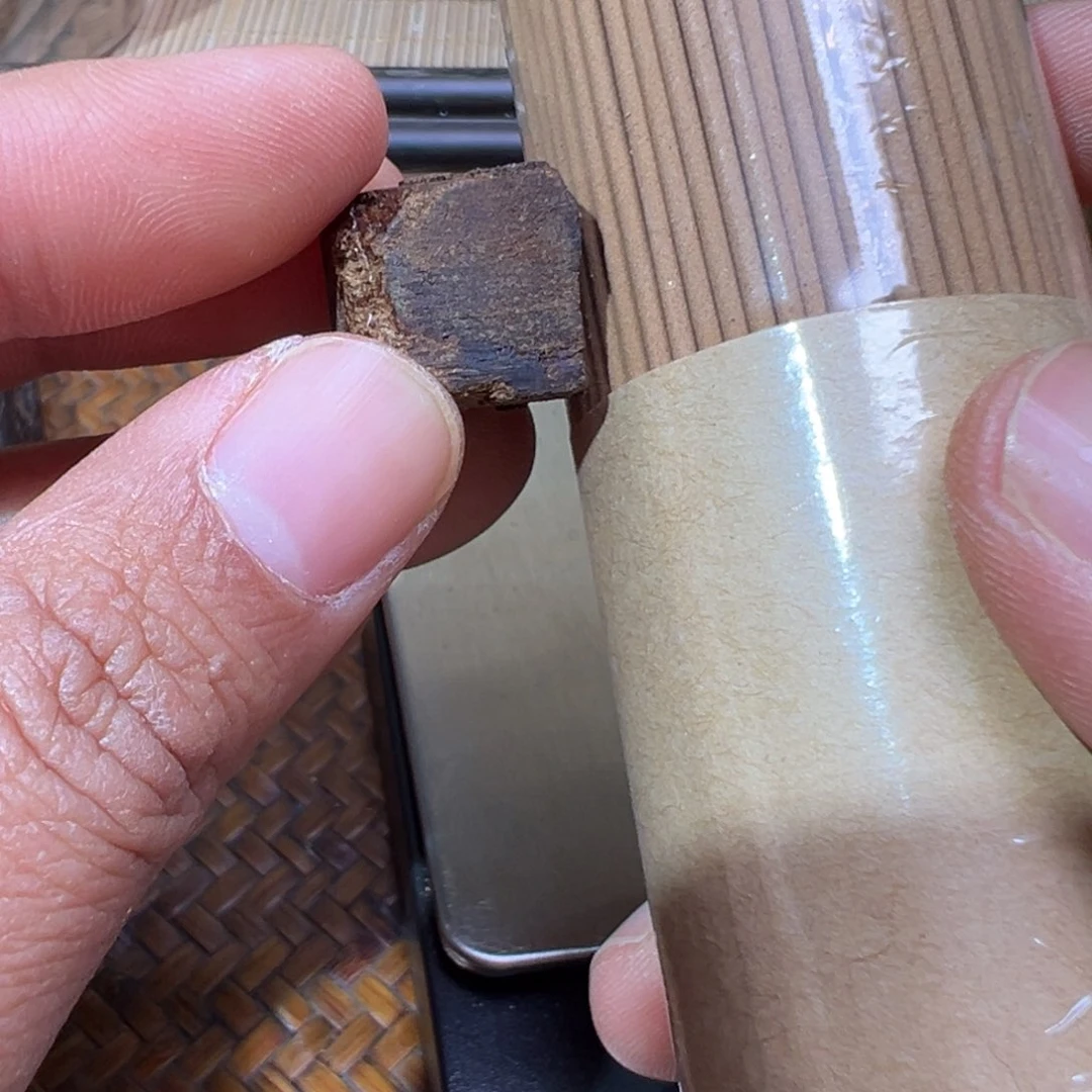 嗖****a富森红土大单珠2.5克重的