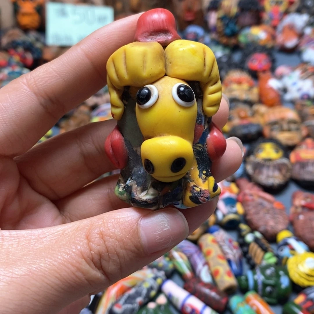 琉璃颈饰印度尼西亚羊