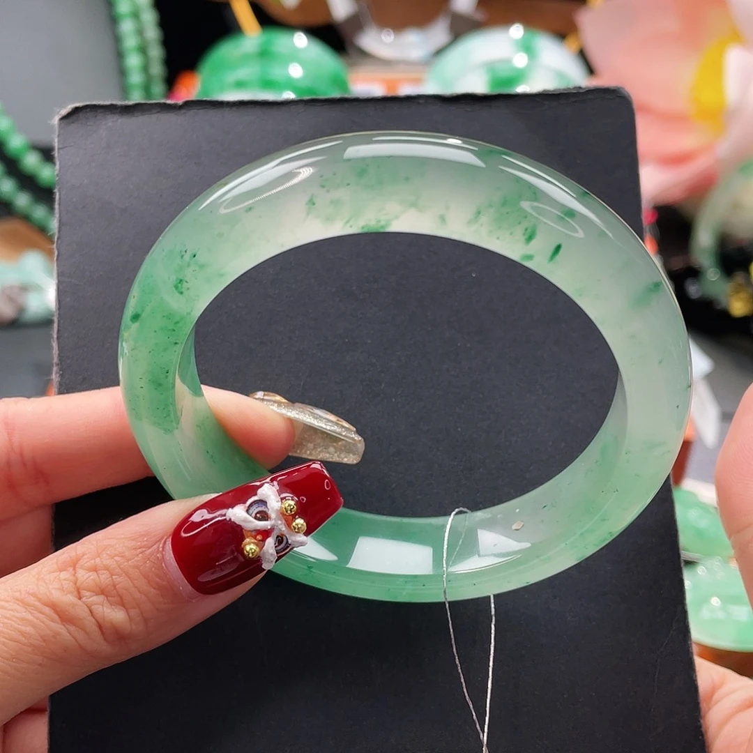 石英质玉手镯未镶嵌一**茶61.5