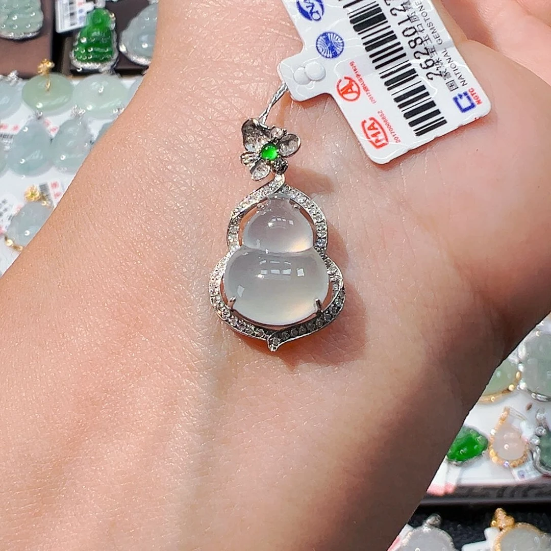 吊坠(不含链)18K金镶嵌翡翠葫芦