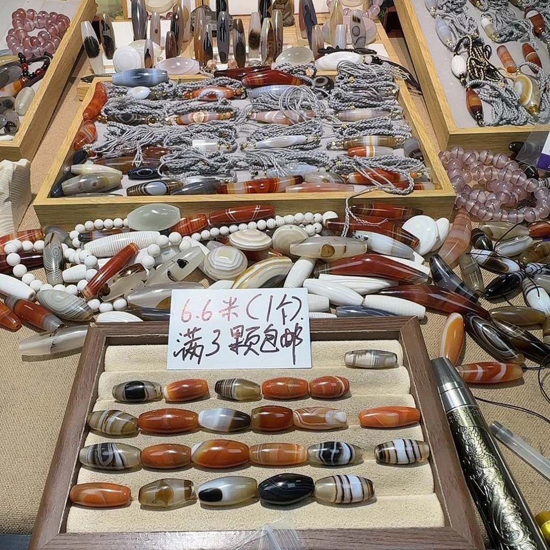 i****玛瑙/玉髓未镶嵌颈饰