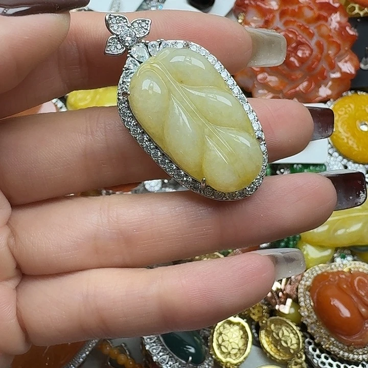 翡翠未镶嵌颈饰翡翠