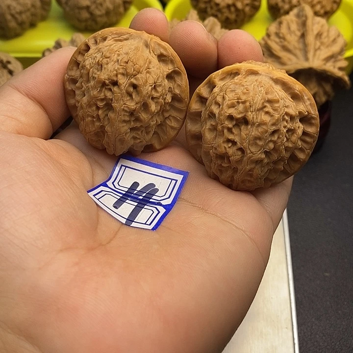 文玩核桃吊坠39血麒麟