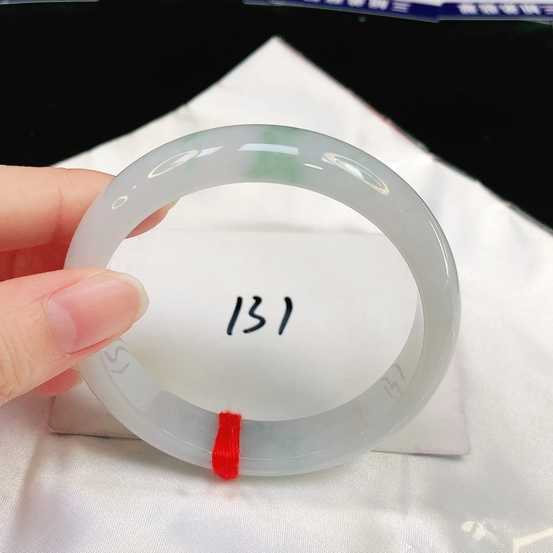 翡翠手镯未镶嵌翡翠手镯未镶嵌