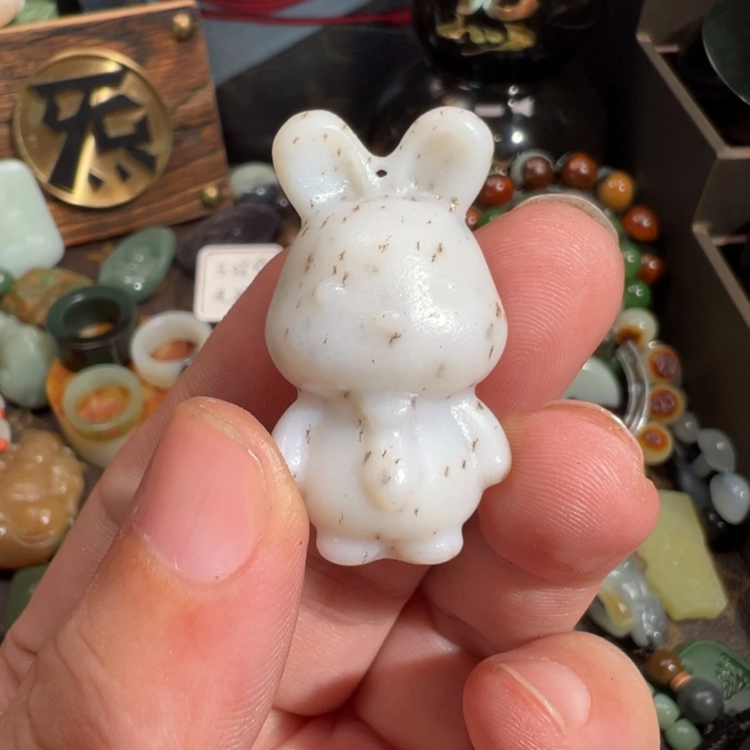 和田玉未镶嵌颈饰桂花糕小萌兔 早场福利