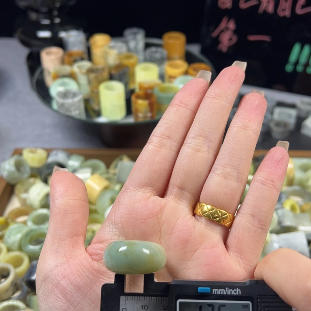 蛇纹石玉未镶嵌戒指