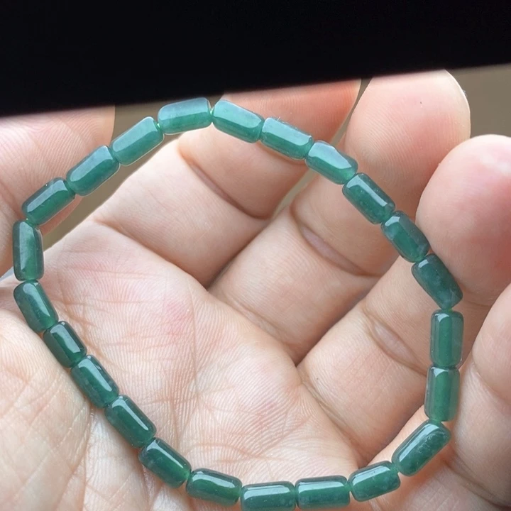 翡翠颈饰未镶嵌好