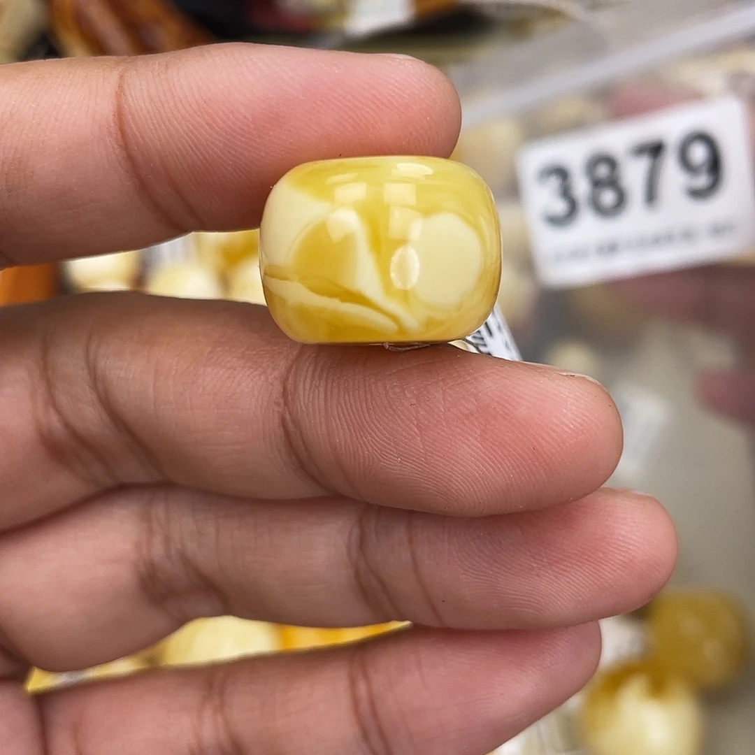 蜜蜡未镶嵌珠宝奇石19x14