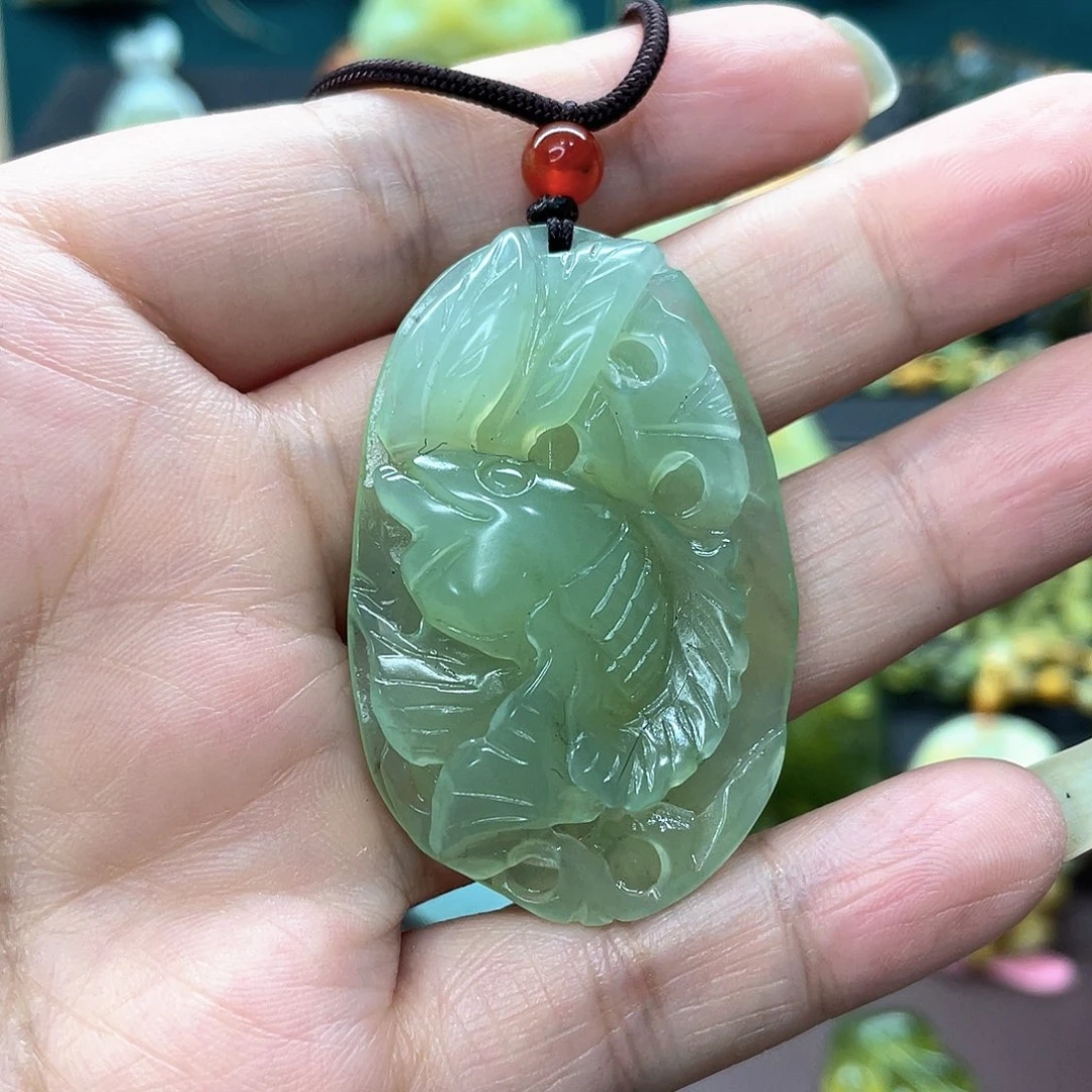 蛇纹石玉颈饰未镶嵌