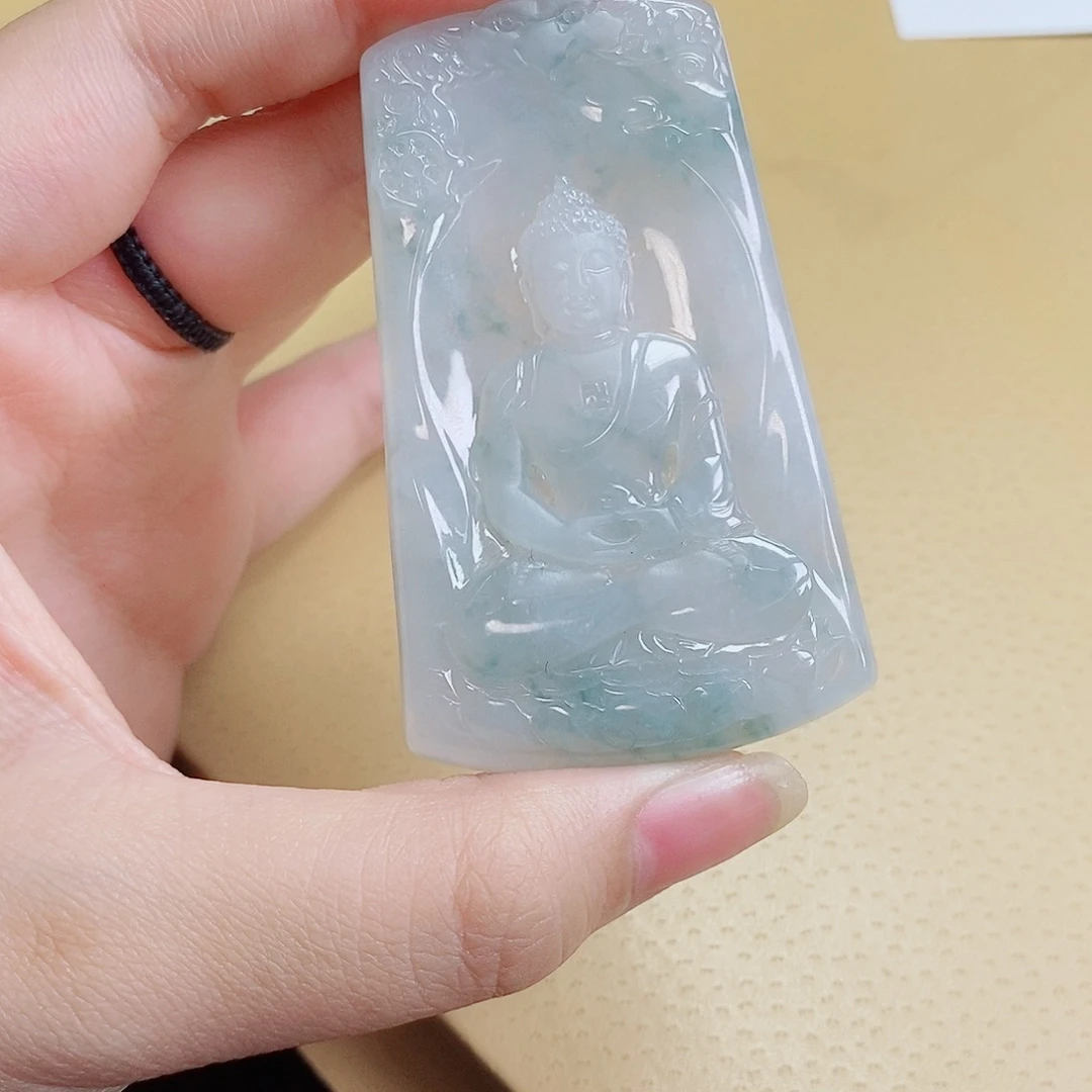 明***翡翠未镶嵌颈饰翡翠