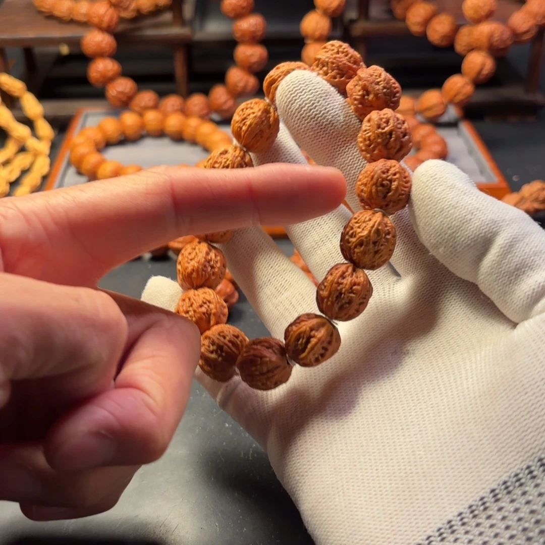 手串文玩核桃有黄