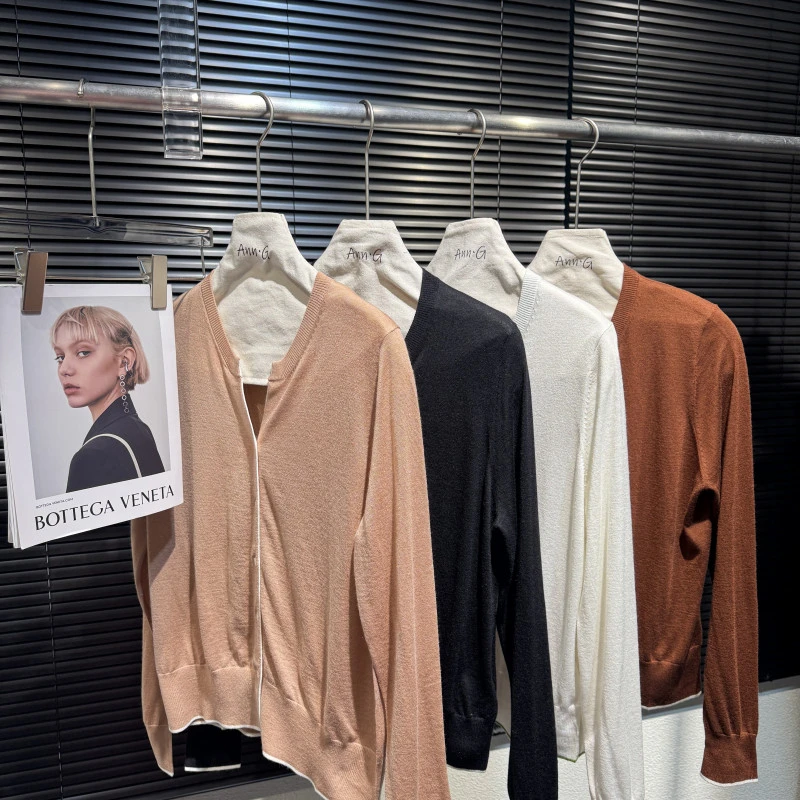 L301234深圳小众设计师V领针织撞色设计感慵懒风开衫上衣女