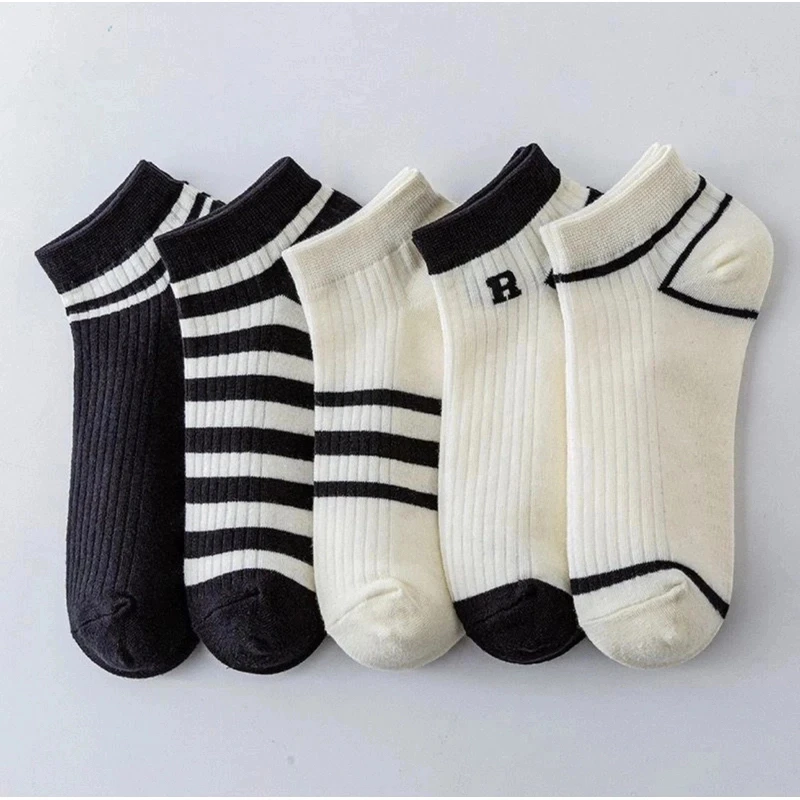 春夏季白色袜子短筒浅口船袜吸汗透气女士薄款简约黑白不掉跟短袜