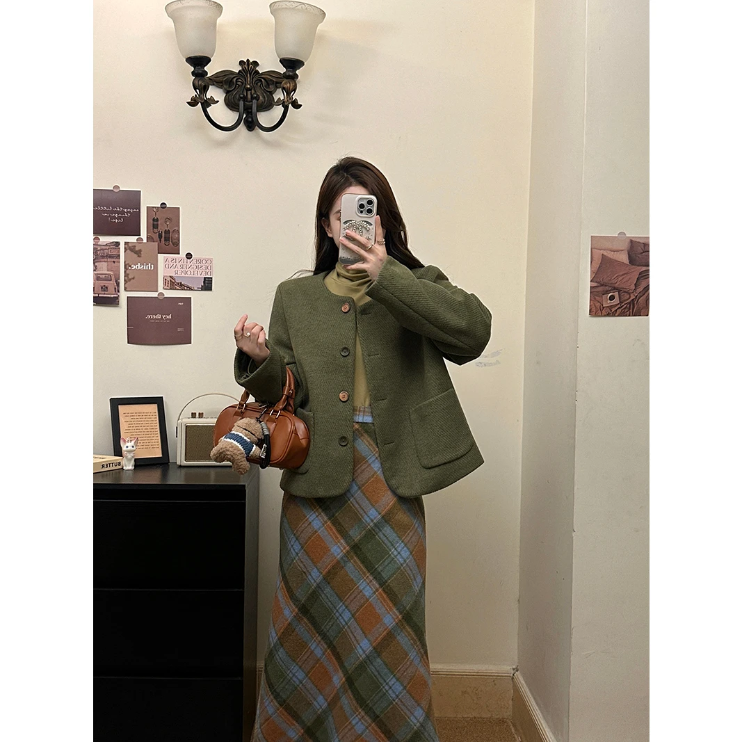 2024冬装新款胖mm保暖毛呢外套高领打底衫半身裙三件套套装