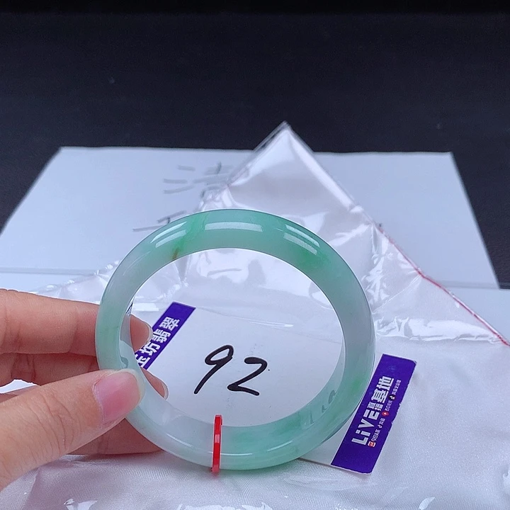 翡翠手镯未镶嵌手镯001891