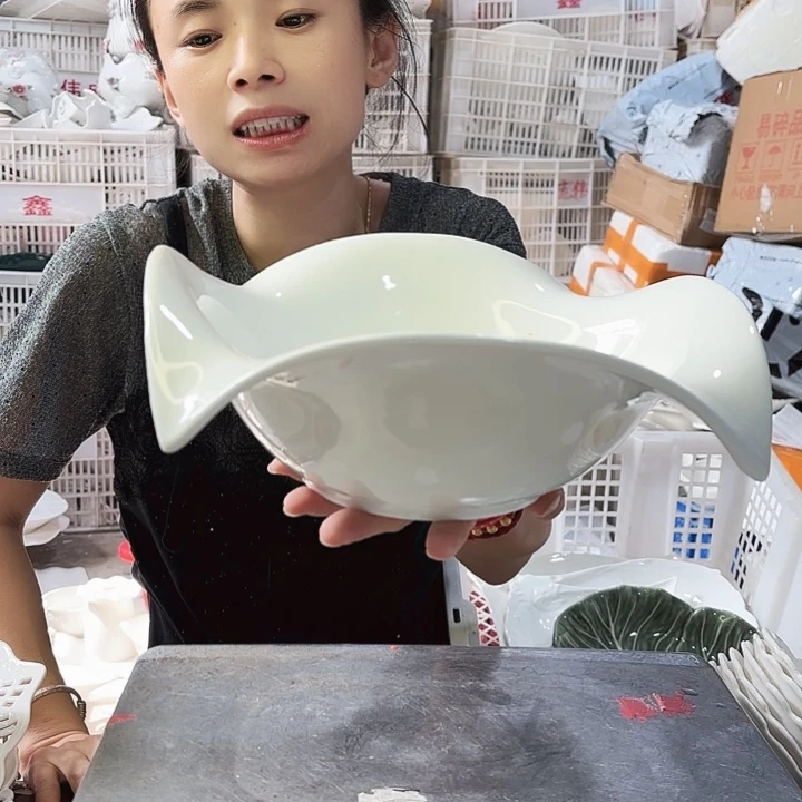 盘微瑕产品………飞天碗一个