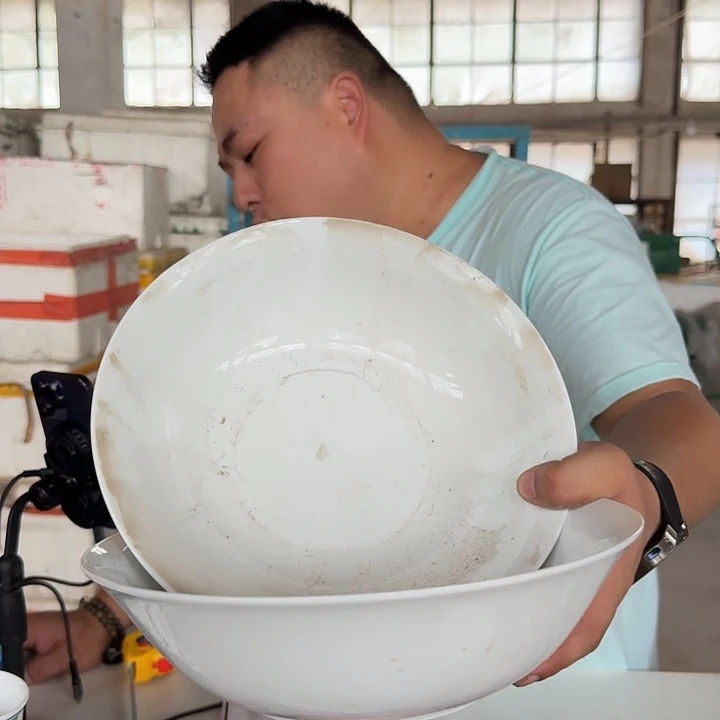 景德镇高温微瑕9斗白胎2个