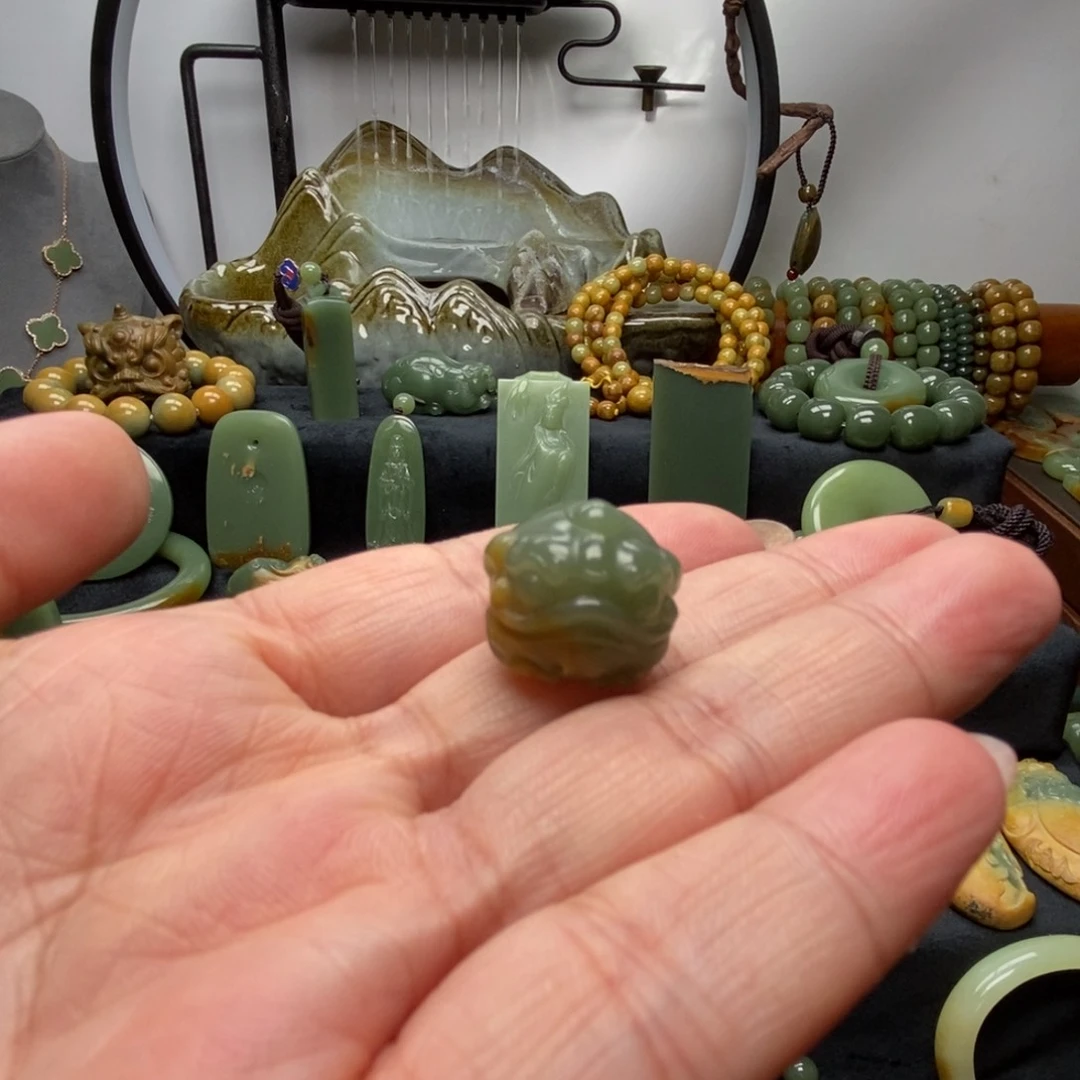岫岩河磨玉（透闪石质玉）未镶嵌挂件
