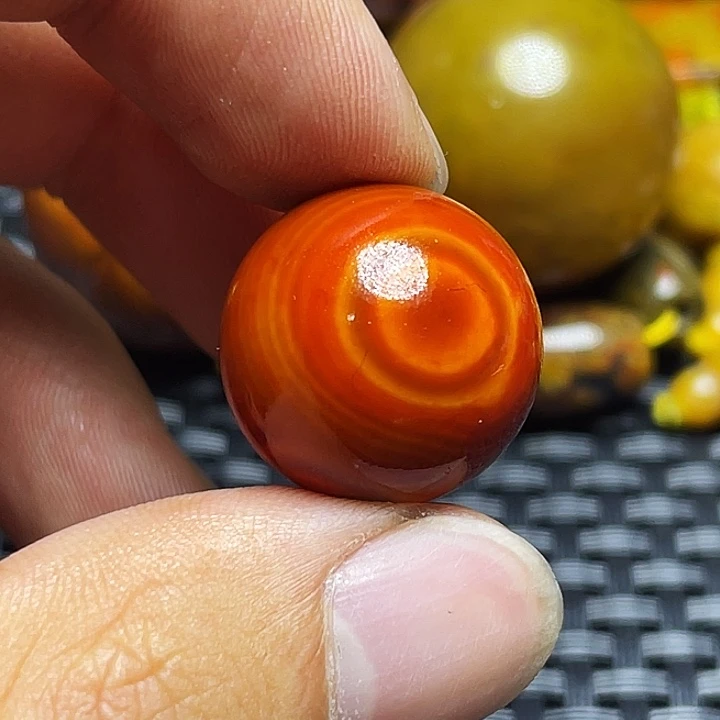 乔***雨未镶嵌颈饰玛瑙/玉髓